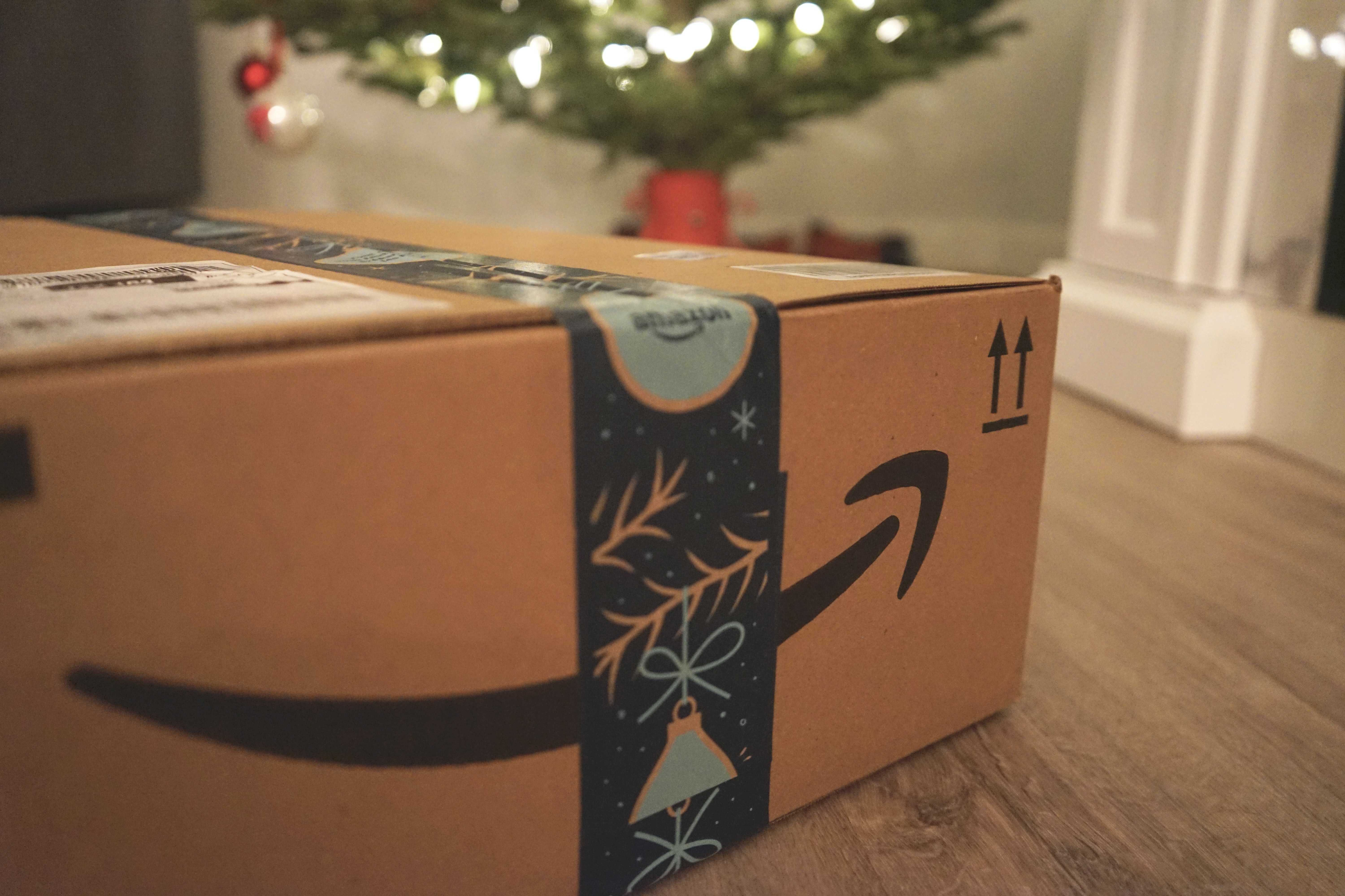 A box displaying the amazon logo on its side